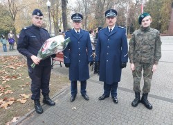 Pod Pomnikiem Poległych i Pomordowanych za Polskę i Wolność