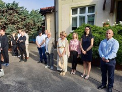 image4 image4